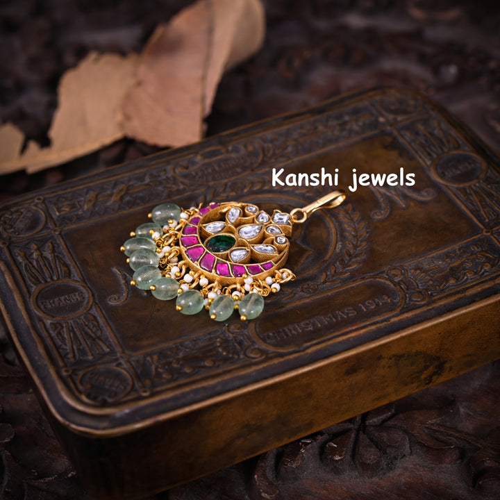 kundan tikka