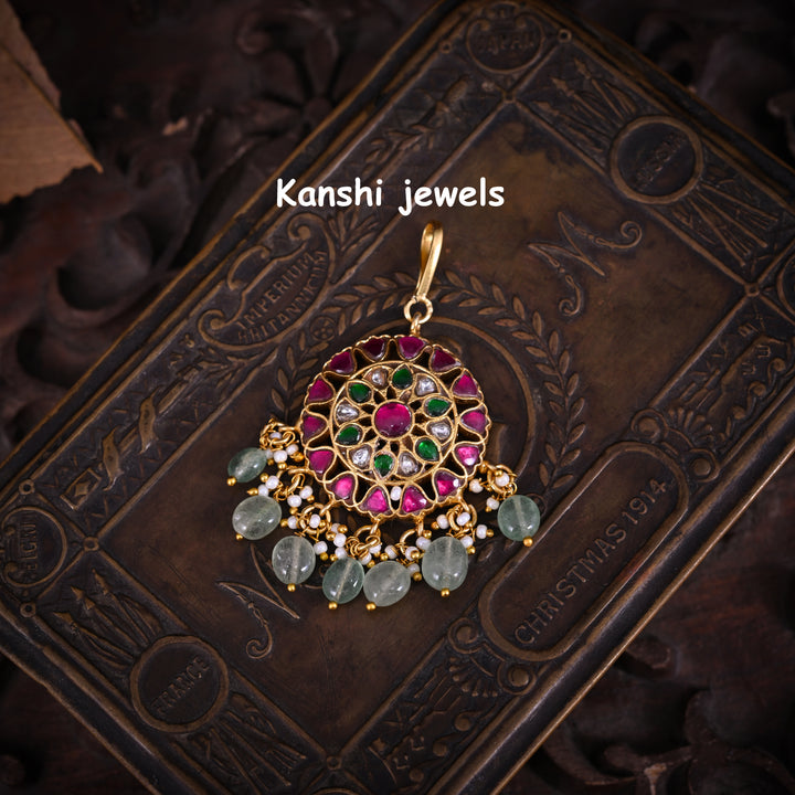 kundan tikka