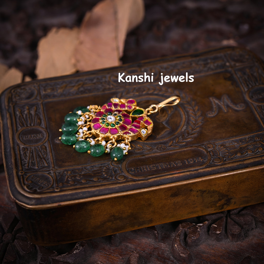 kundan tikka