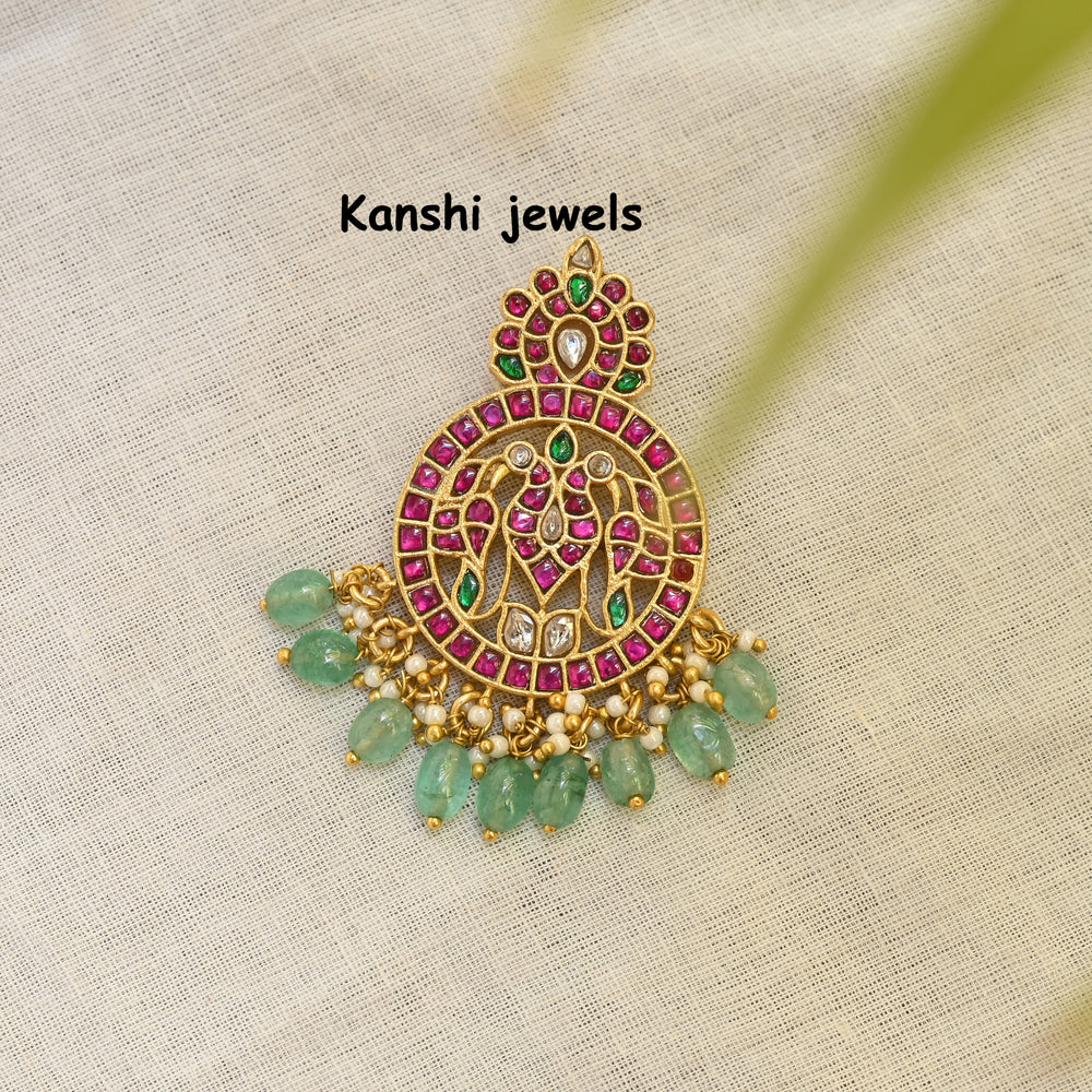Dulhan Maang Tikka,
Jadau Kundan pendant by Kanshi Jewels