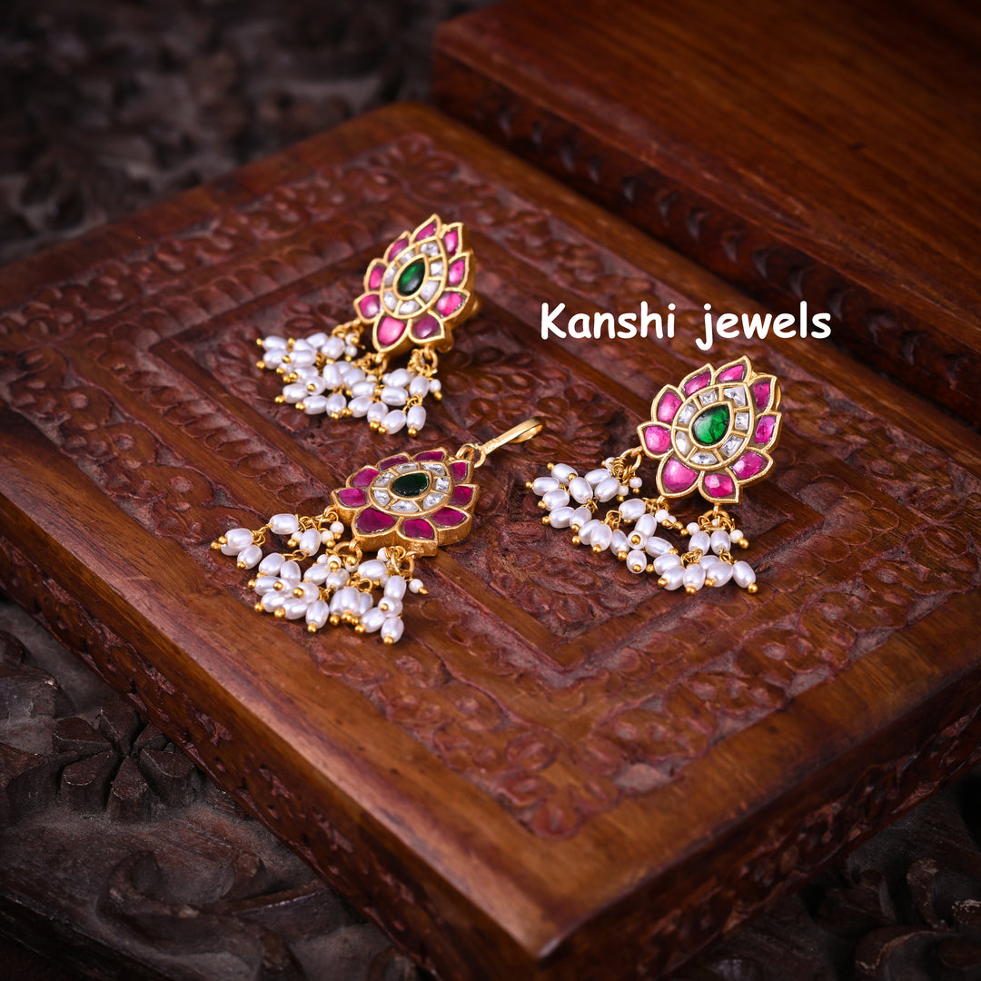 Jadau Kundan Earrings and Maang Tika