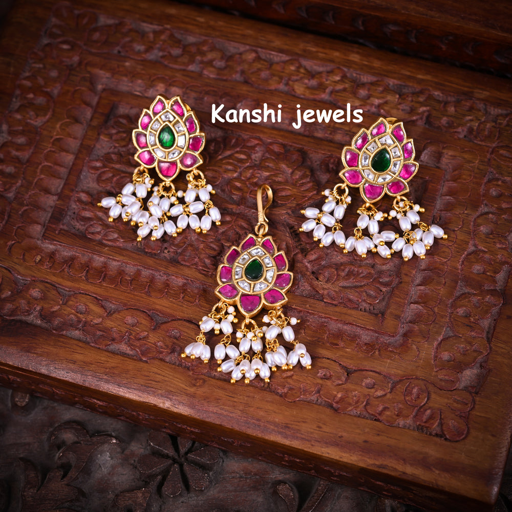 Jadau Kundan Earrings and Maang Tika