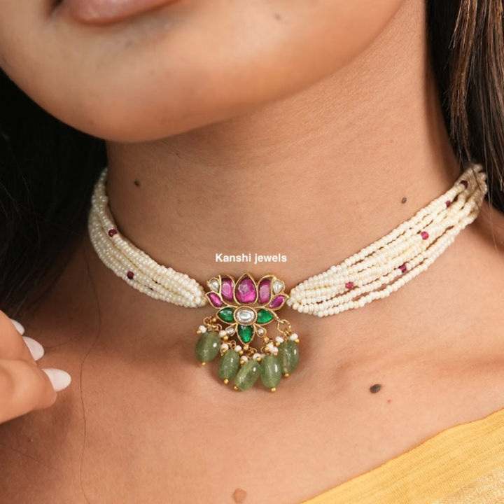 Classic lotus motive jadau chokar
