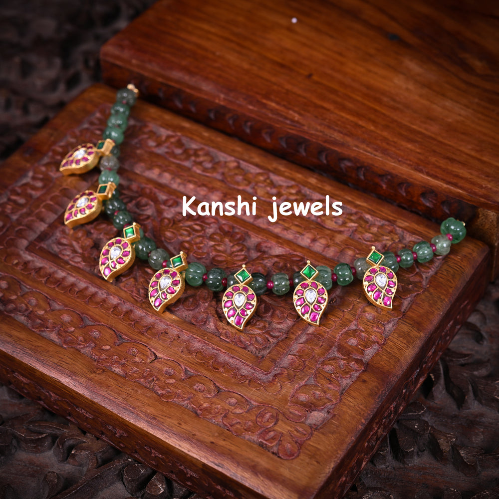 Jadau Kundan Chokar