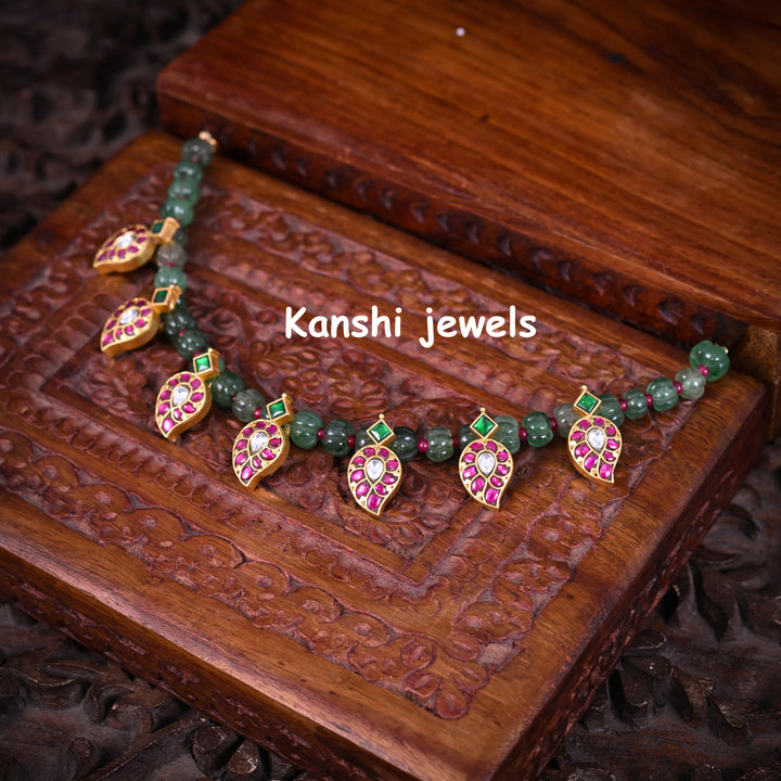Jadau Kundan Chokar