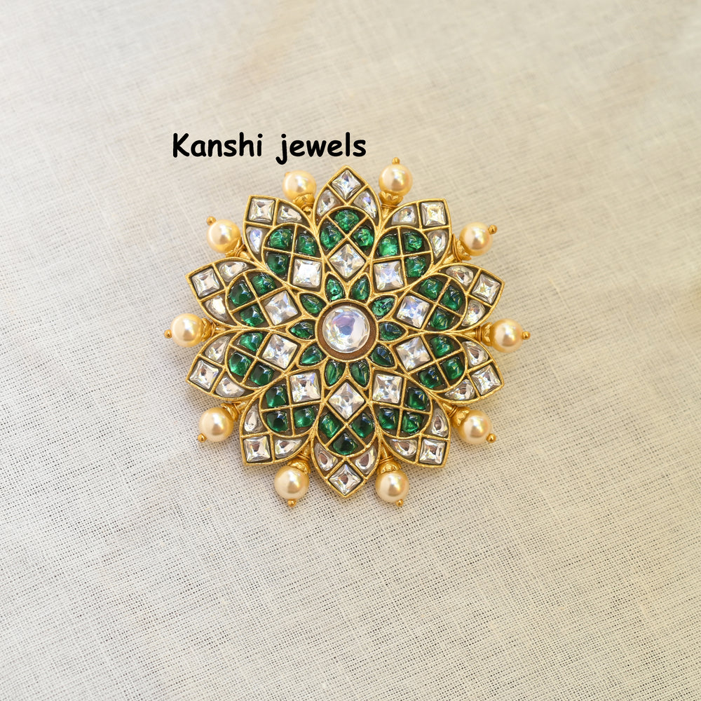 Dulhan Maang Tikka,
Jadau Kundan pendant by Kanshi Jewels