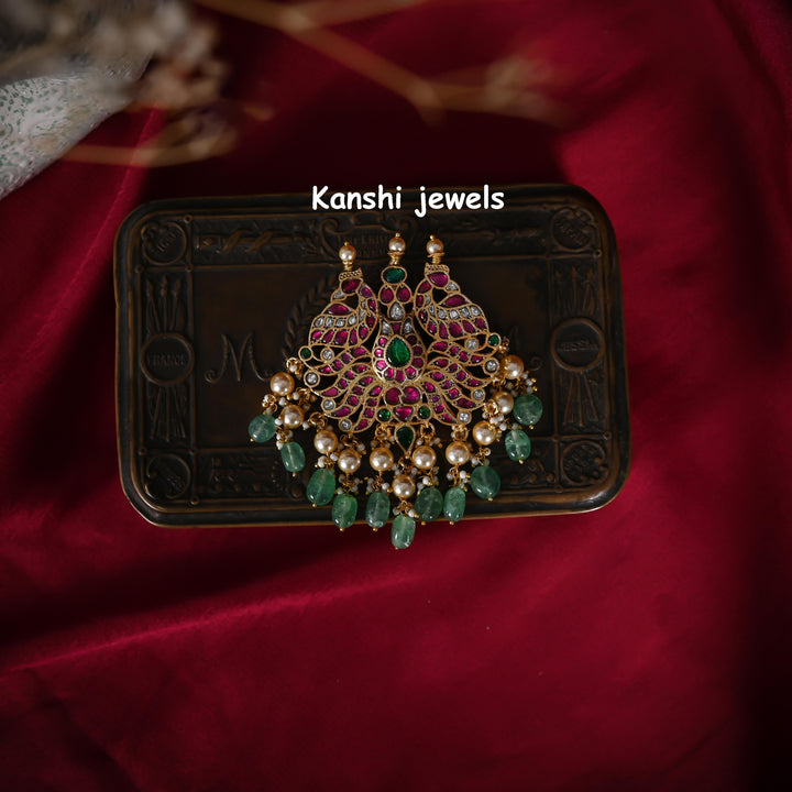 Dulhan Maang Tikka,
Jadau Kundan pendant by Kanshi Jewels