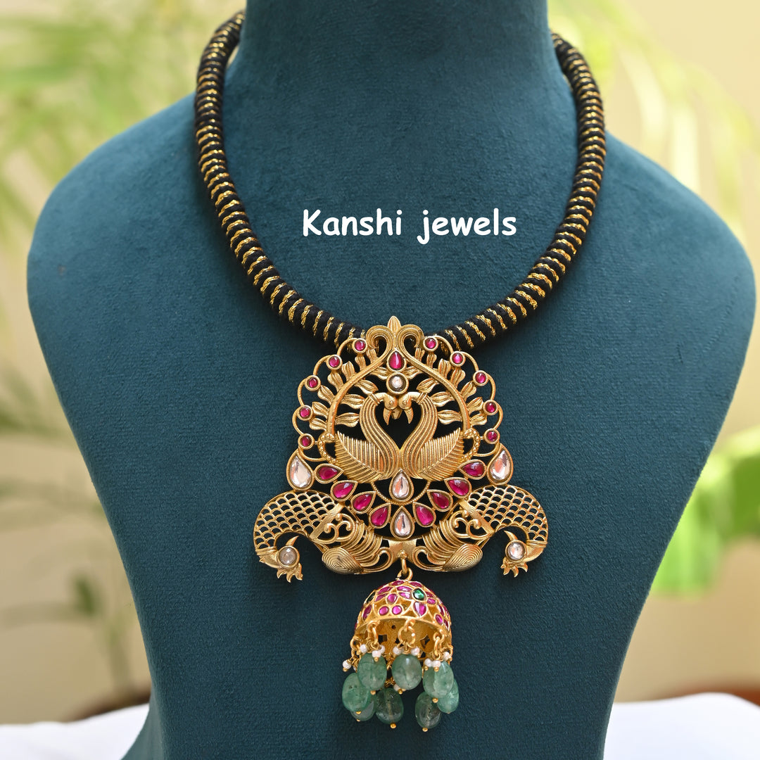 Kundan Choker