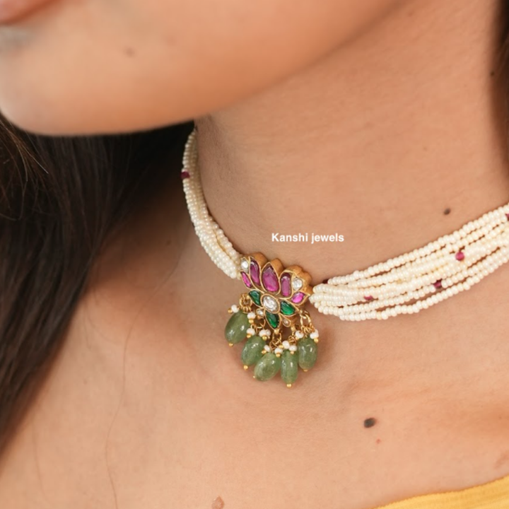 Classic lotus motive jadau chokar