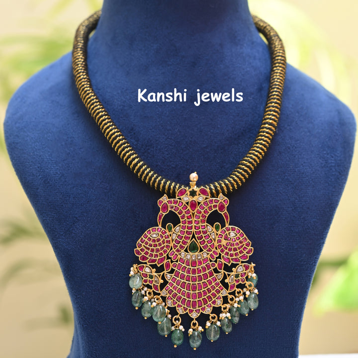  Kundan Choker
