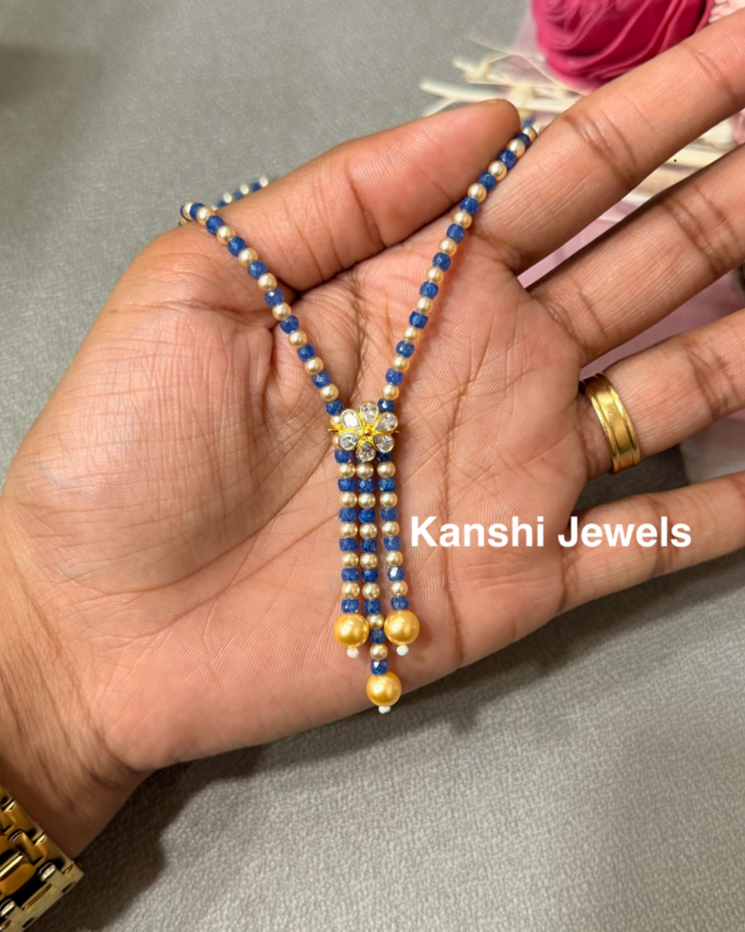 Elegant blue cutting with pearls sleek chain necklace