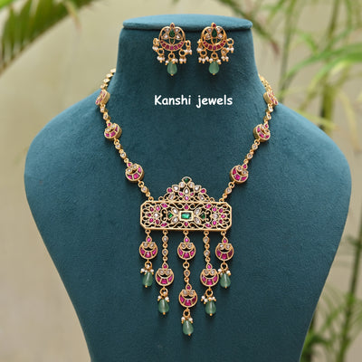 Jadau Kundan Choker Set