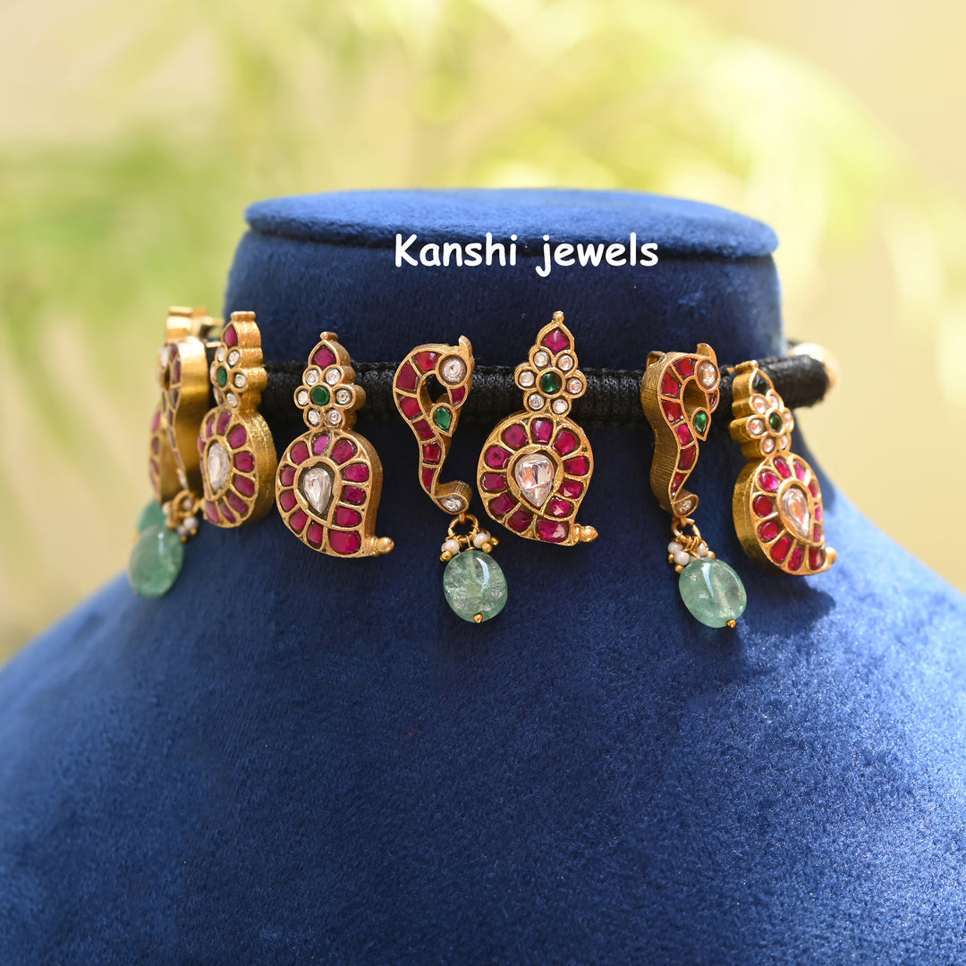 Jadau Kundan Choker