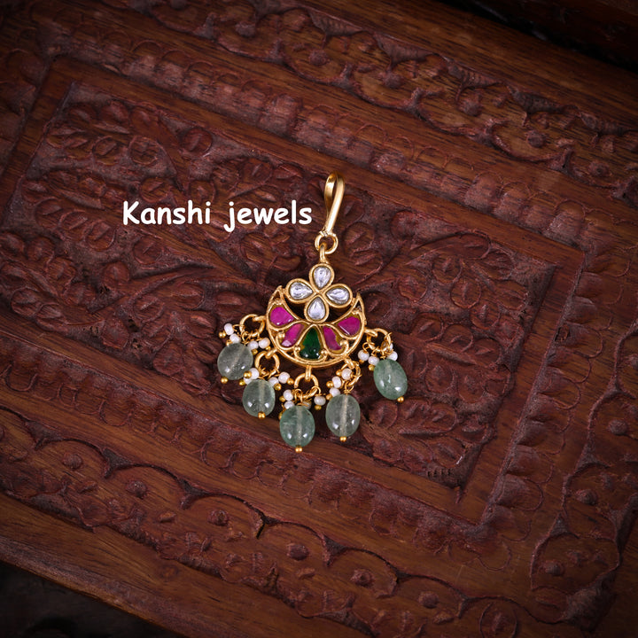 kundan tikka