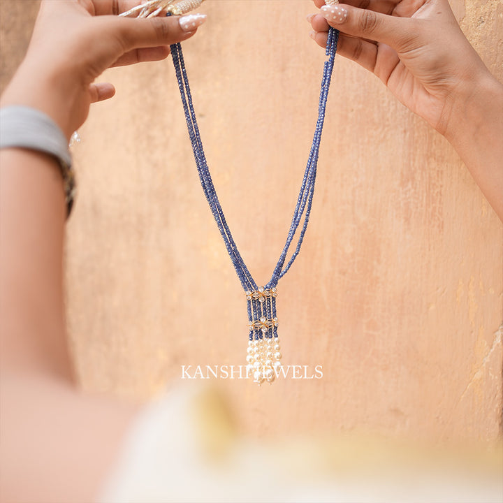 Blue cutting necklace