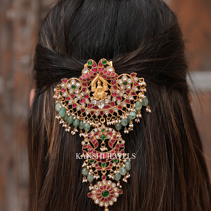 Bridal hair accessory in jadau