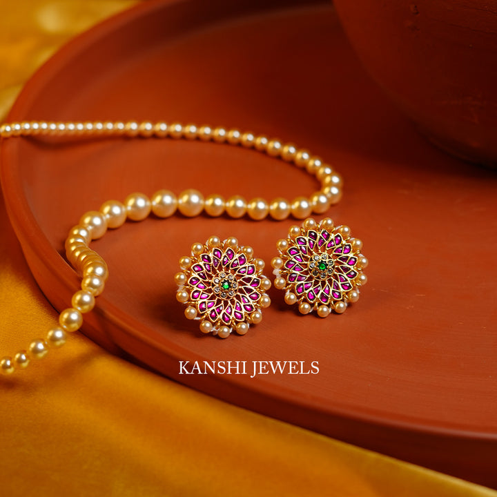 Elegant pearls rani studs