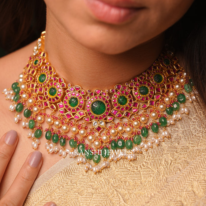 Gold look jadau necklace