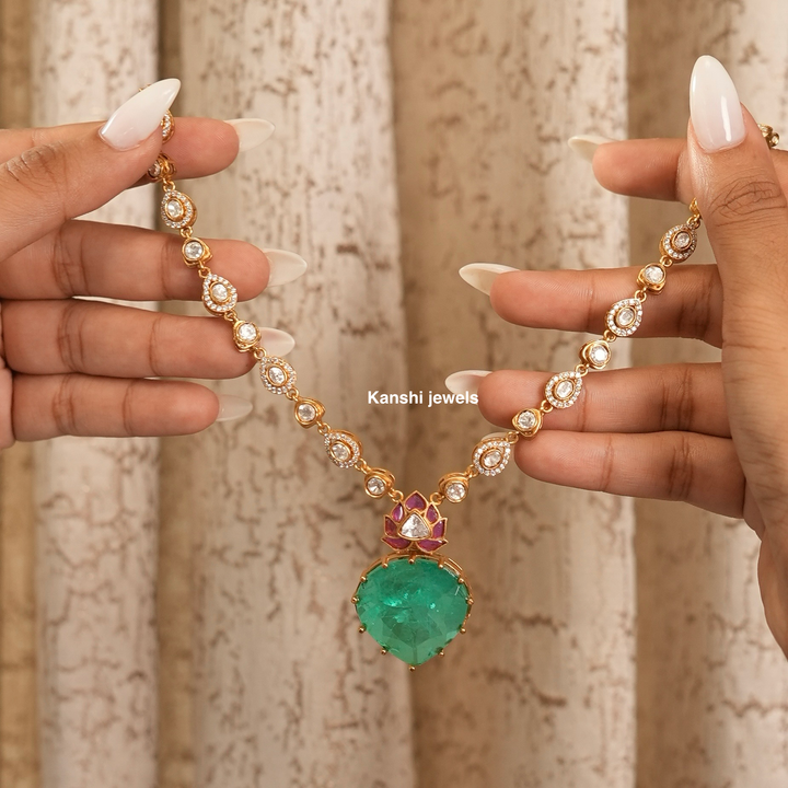 Heart Emerald Motive Diamond Jadau Fusion Classic Necklace Earring Set