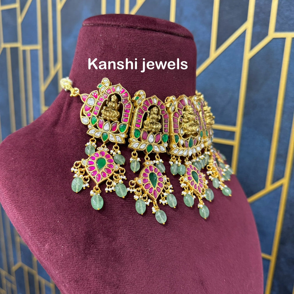 Jadau Kundan set