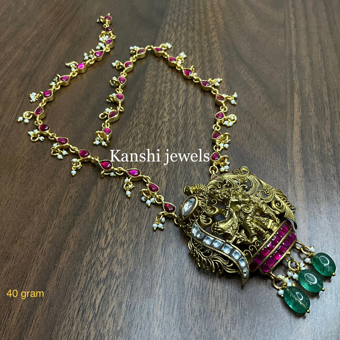 Pearl necklace by Kanshi Jewels,
Dulhan pearl necklace