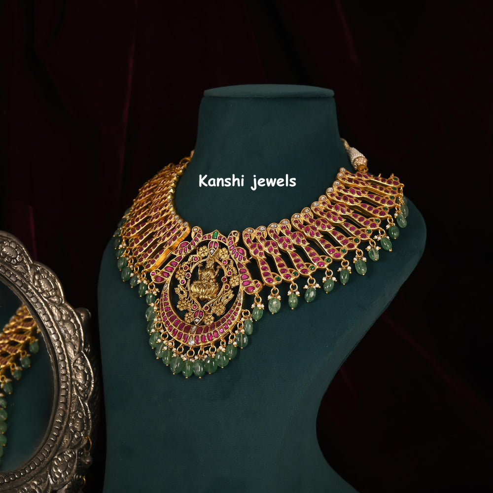 Jadau Kundan set