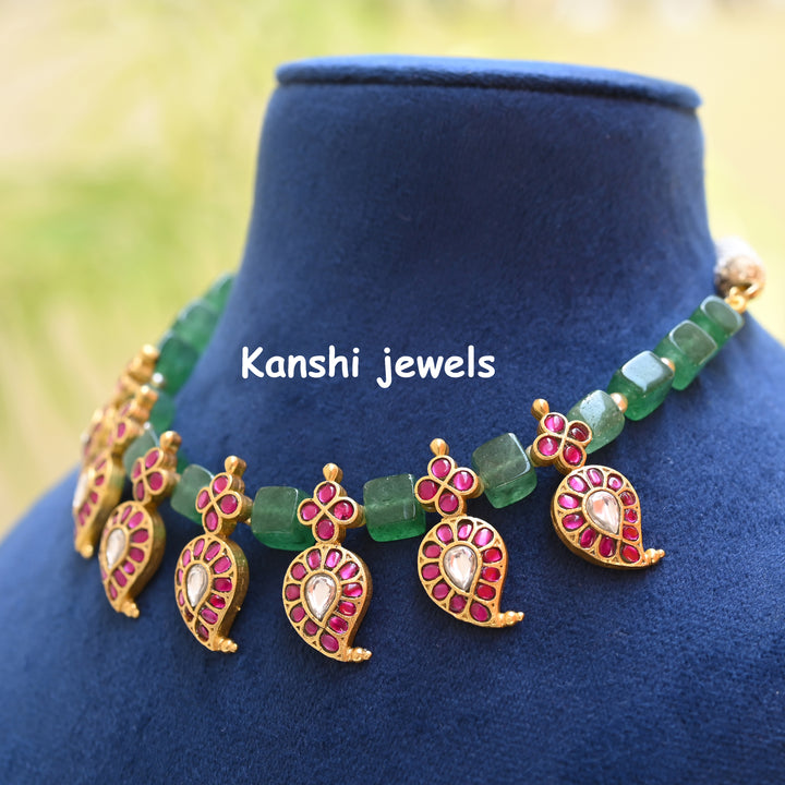 Kundan Choker