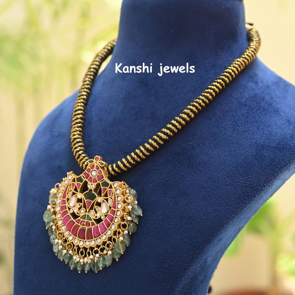  Kundan Choker