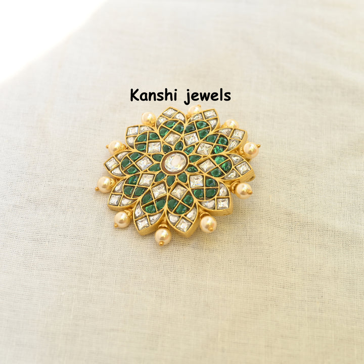 Dulhan Maang Tikka,
Jadau Kundan pendant by Kanshi Jewels
