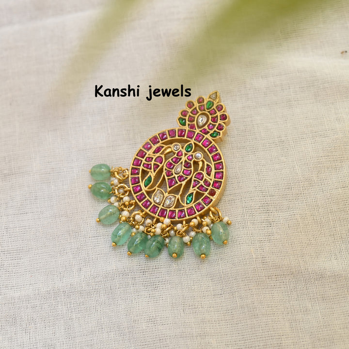 Dulhan Maang Tikka,
Jadau Kundan pendant by Kanshi Jewels