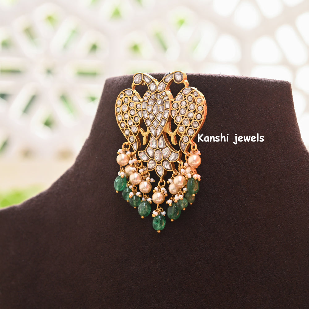 Dulhan Maang Tikka,
Jadau Kundan pendant by Kanshi Jewels