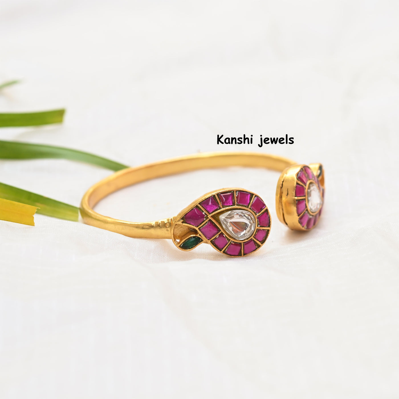 Jadau mango bangle