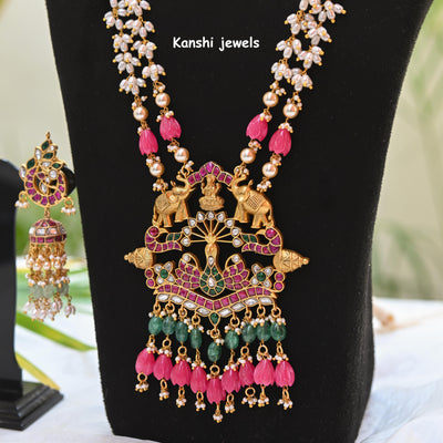 Necklace and earrings set