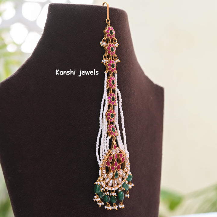 Dulhan Maang Tikka,
Jadau Kundan pendant by Kanshi Jewels,
Traditional Kundan pendant,
Dulhan Jadau pendant design,
Handcrafted Kundan jewellery pendant,
Gold Jadau Kundan locket,
Kundan pendant with pearls,
Wedding Jadau Kundan pendant,