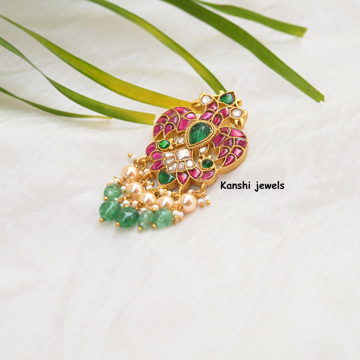 Dulhan Maang Tikka,
Jadau Kundan pendant by Kanshi Jewels