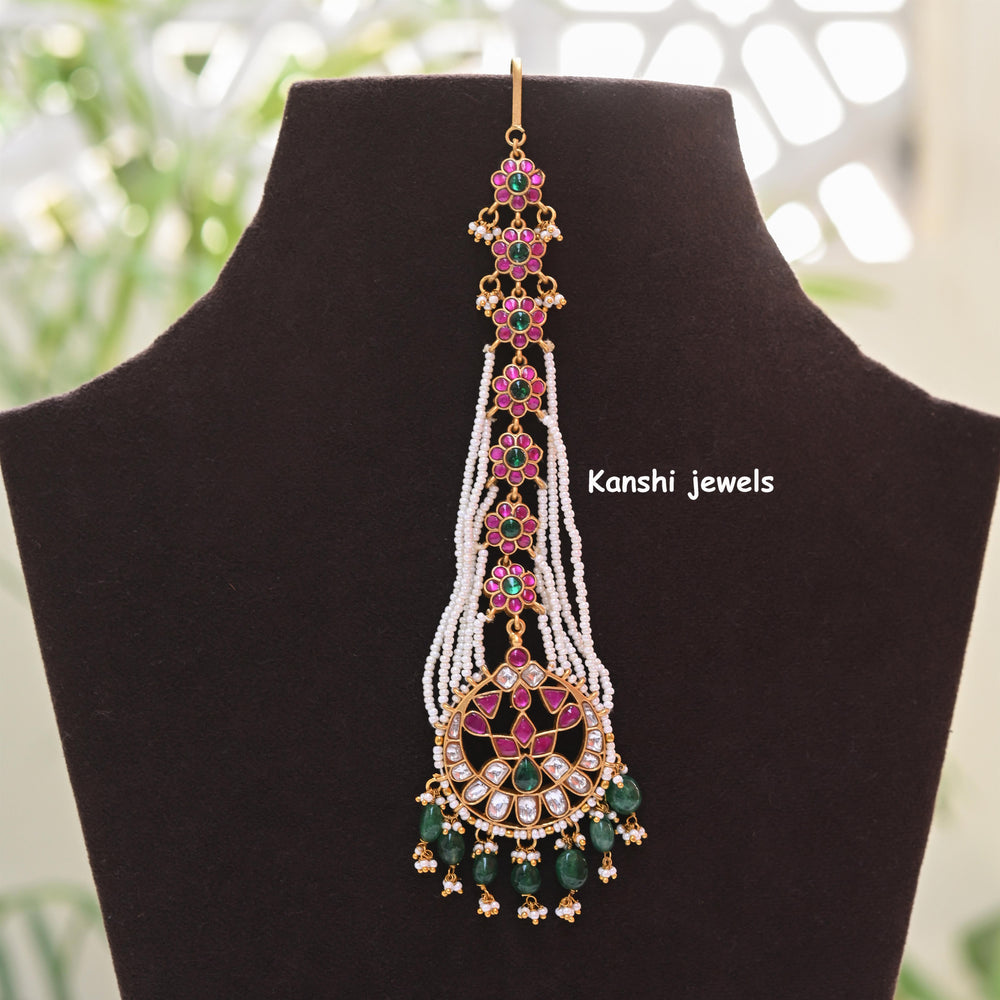 Dulhan Maang Tikka,
Jadau Kundan pendant by Kanshi Jewels,
Traditional Kundan pendant,
Dulhan Jadau pendant design,
Handcrafted Kundan jewellery pendant,
Gold Jadau Kundan locket,
Kundan pendant with pearls,
Wedding Jadau Kundan pendant,