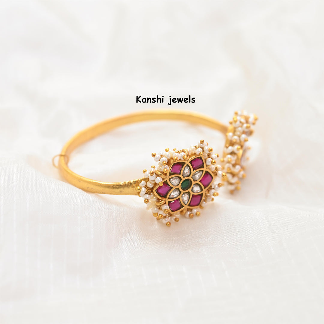 Jadau Bangle by Kanshi Jewels,
Dulan Bangle