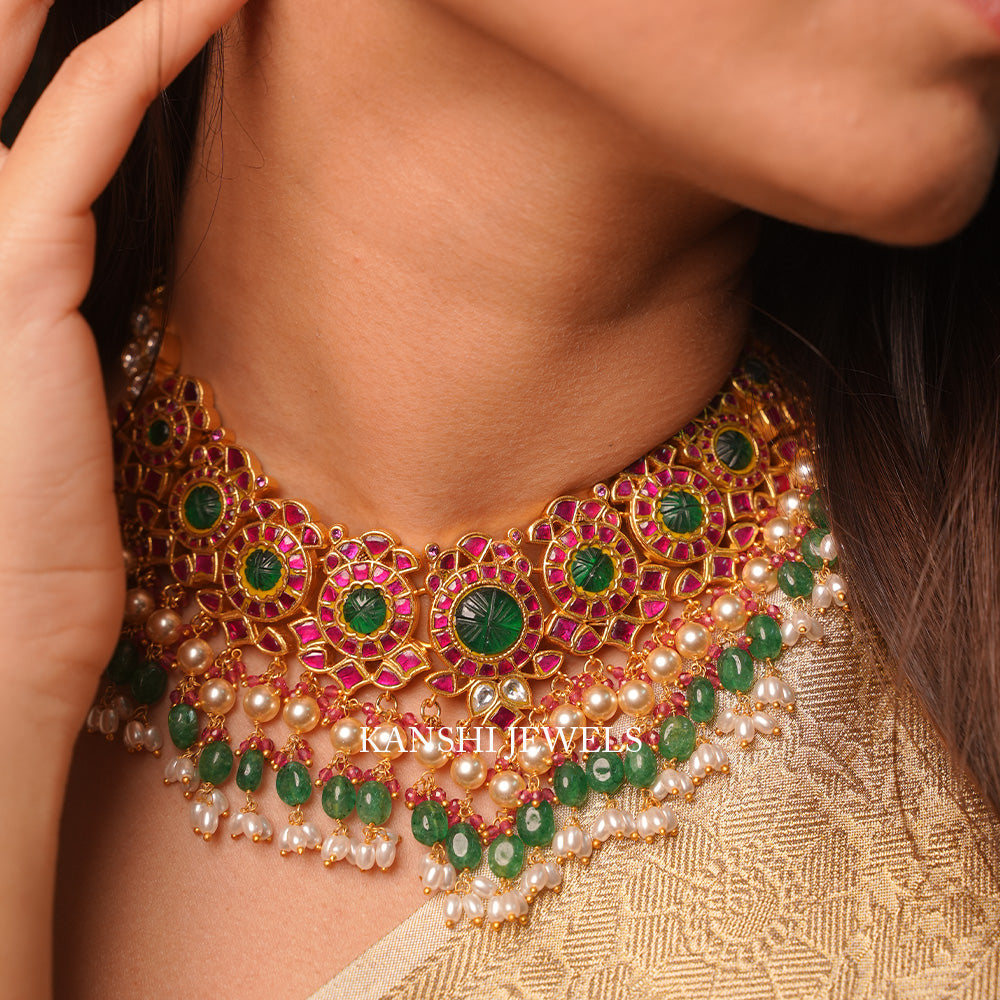 Gold look jadau necklace