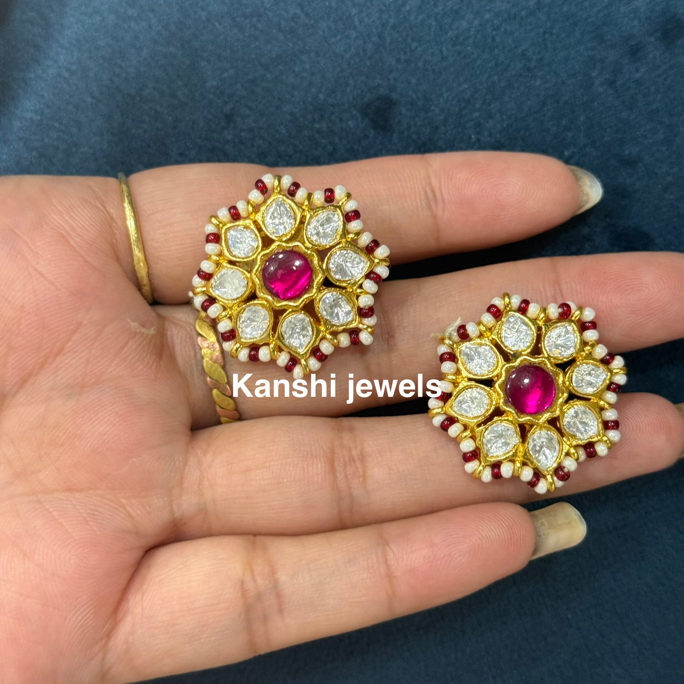 Mossanite studs