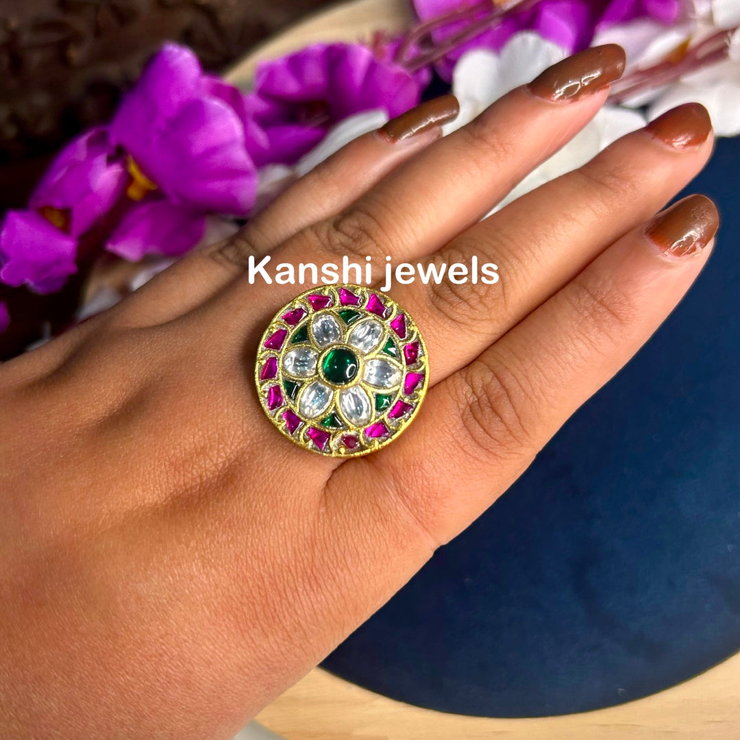 Jadau Ring by Kanshi Jewels,
Dulan Jadau Ring
