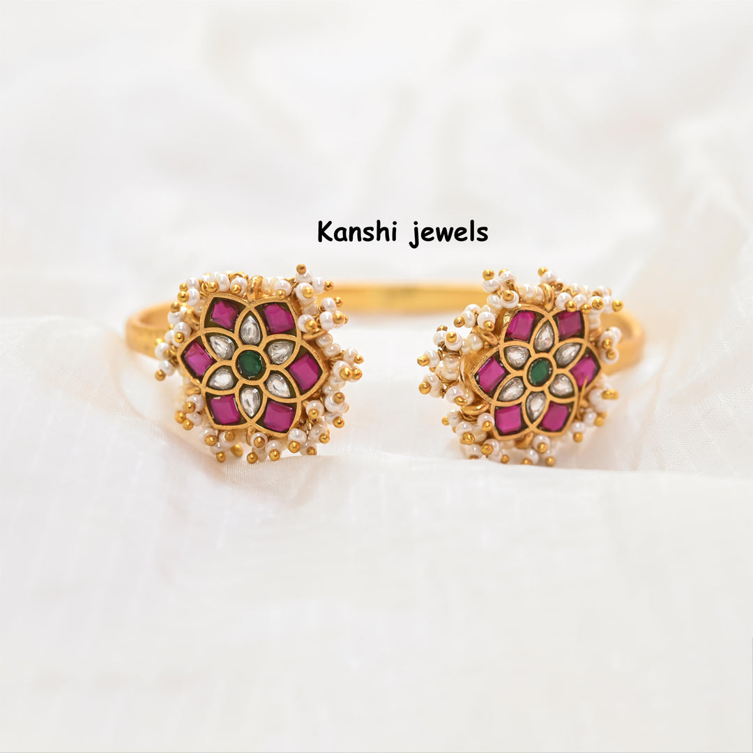 Jadau Bangle by Kanshi Jewels,
Dulan Bangle
