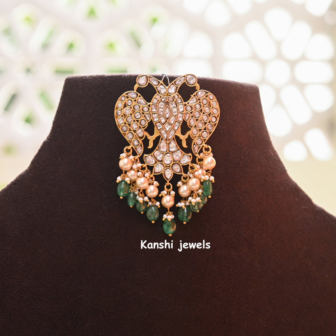 Dulhan Maang Tikka,
Jadau Kundan pendant by Kanshi Jewels