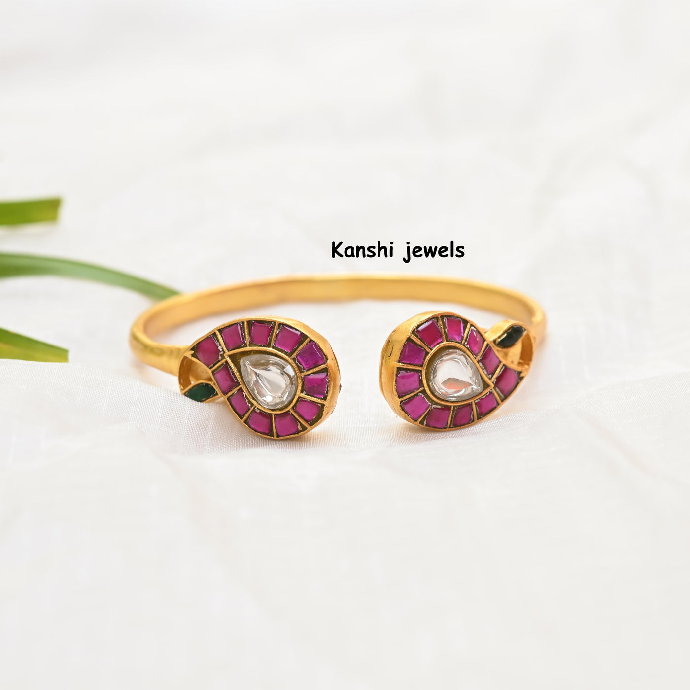 Jadau mango bangle