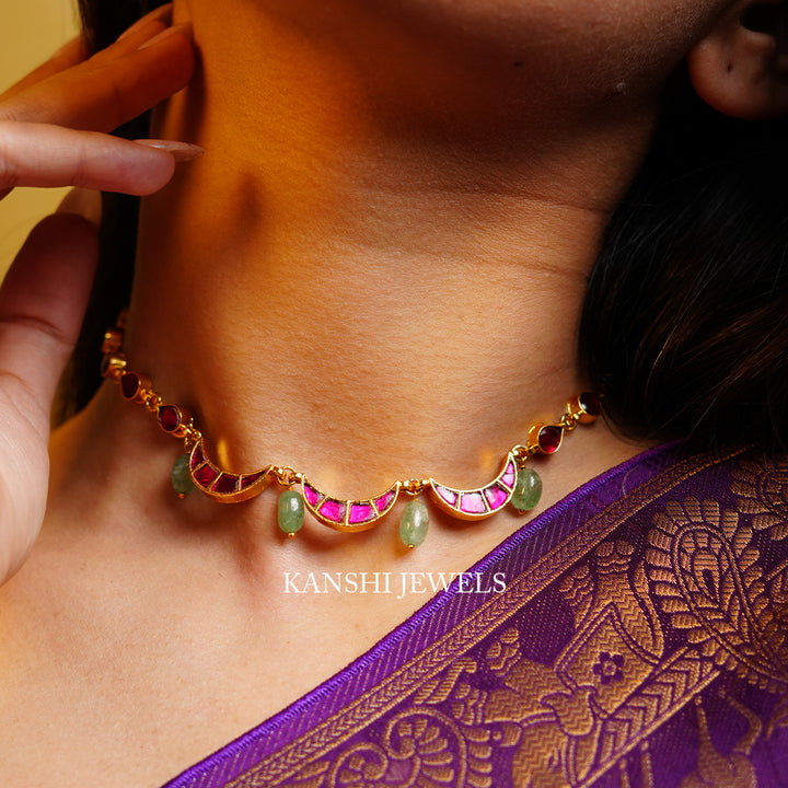 Elegant sheek jadau necklace and earring set