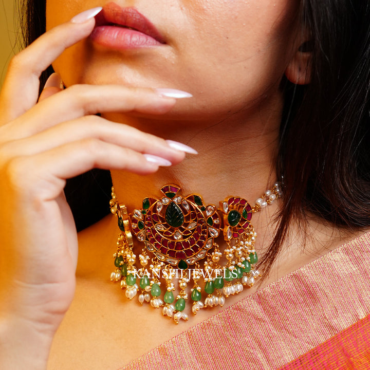 Classic carving emerald jadau fusion dulhan chokar