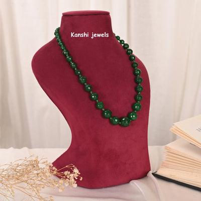 Emerald ball mala