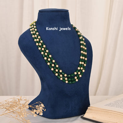 Cutting emerald pearls necklace