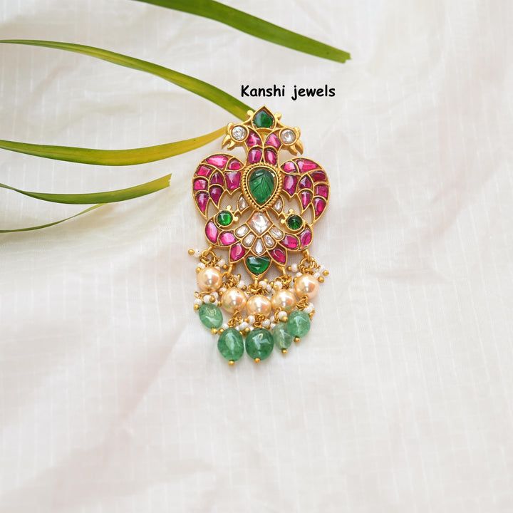Dulhan Maang Tikka,
Jadau Kundan pendant by Kanshi Jewels