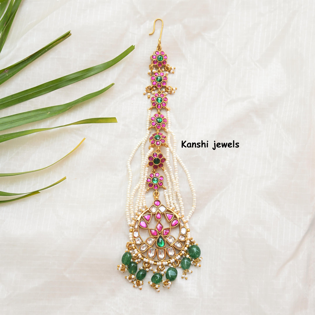 Dulhan Maang Tikka,
Jadau Kundan pendant by Kanshi Jewels