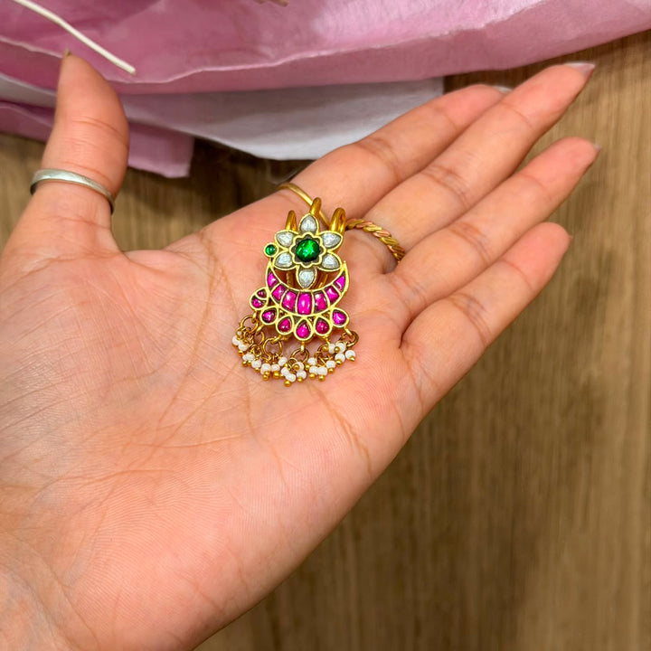 Handcut jadau hair accessory